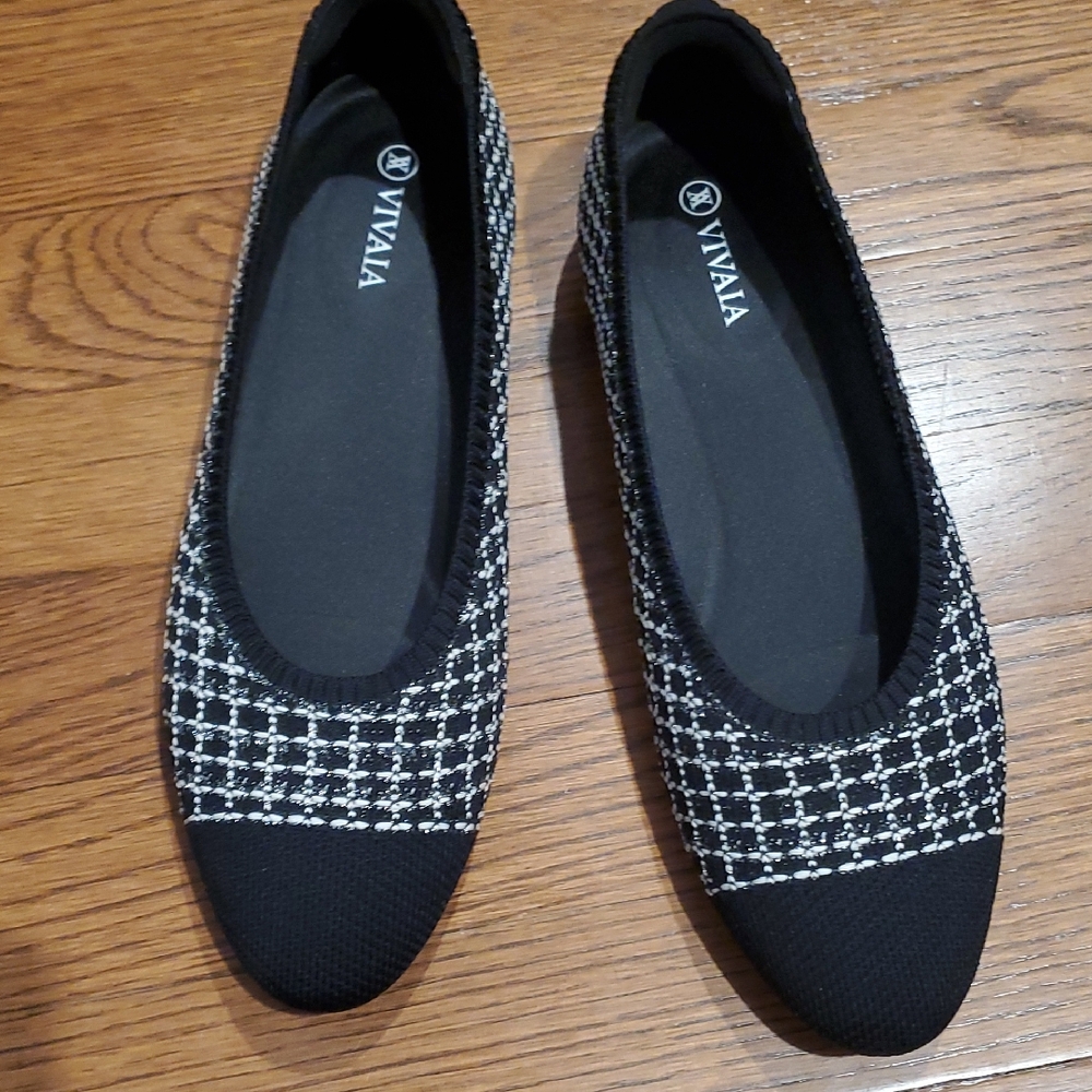 Vivaia Black and White Women's Flats